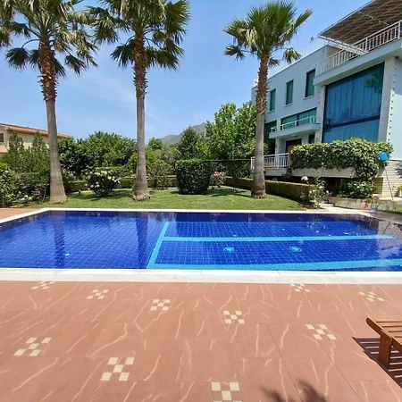 Family Beach Swimming Pool Villa Luanit Trajas Esterno foto