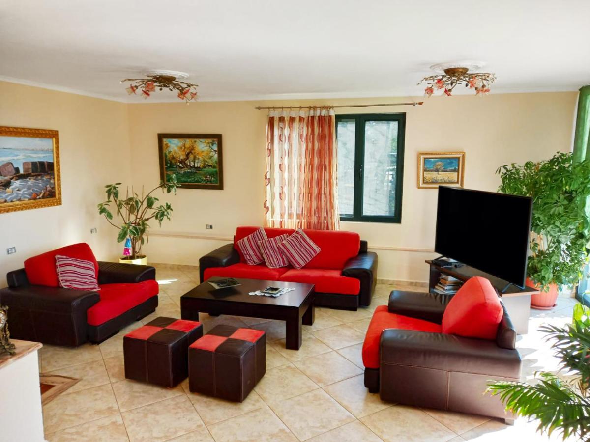 Family Beach Swimming Pool Villa Luanit Trajas Esterno foto