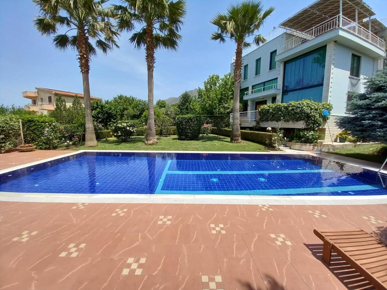 Family Beach Swimming Pool Villa Luanit Trajas Esterno foto